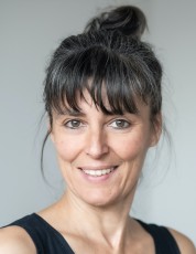 Christine Enz, dipl. Yogalehrerin YCH/EYU
Spiraldynamik Medical Yoga 300, Somatic Experiencing (i.A.), unterrichtet Hatha Yoga (Gruppe und Einzel) in St. Gallen
www.studio-8.ch